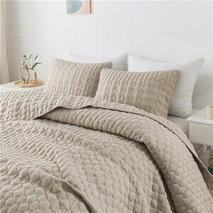 Beige Quit Twin Size Bedding Sets with Pillow Sham, Lightweight Bedspread